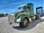 2016 Kenworth T880 Semi Truck