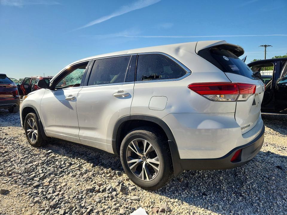 2017 Toyota Highlander le Plus