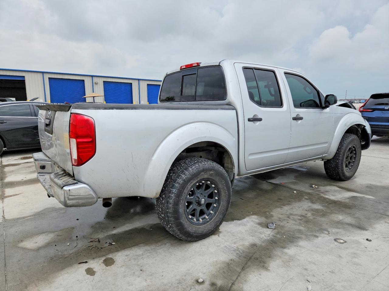2015 Nissan Frontier SV