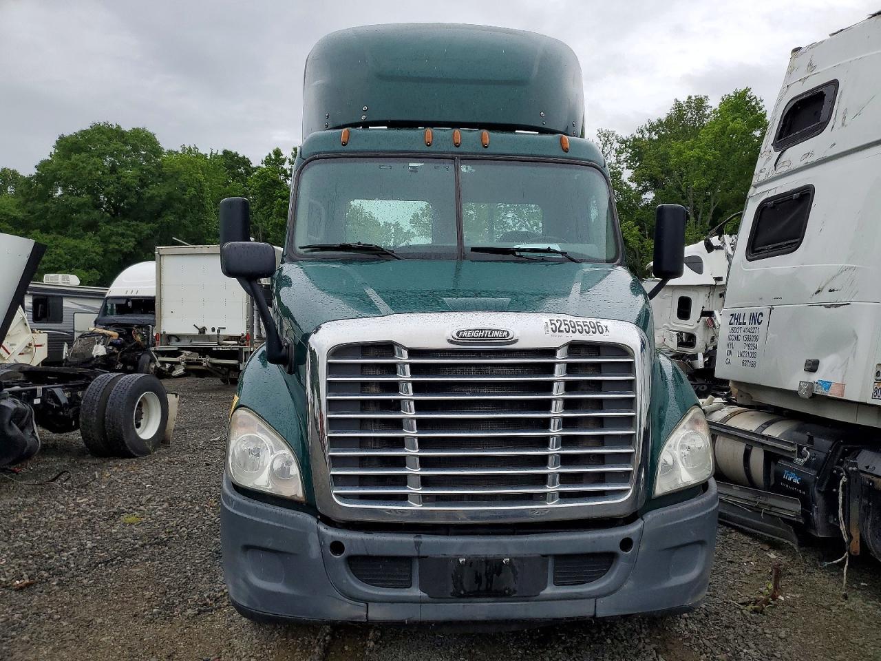 2016 Freigliner Cascadia 113