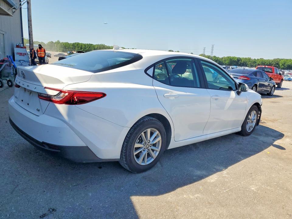 2025 Toyota Camry le