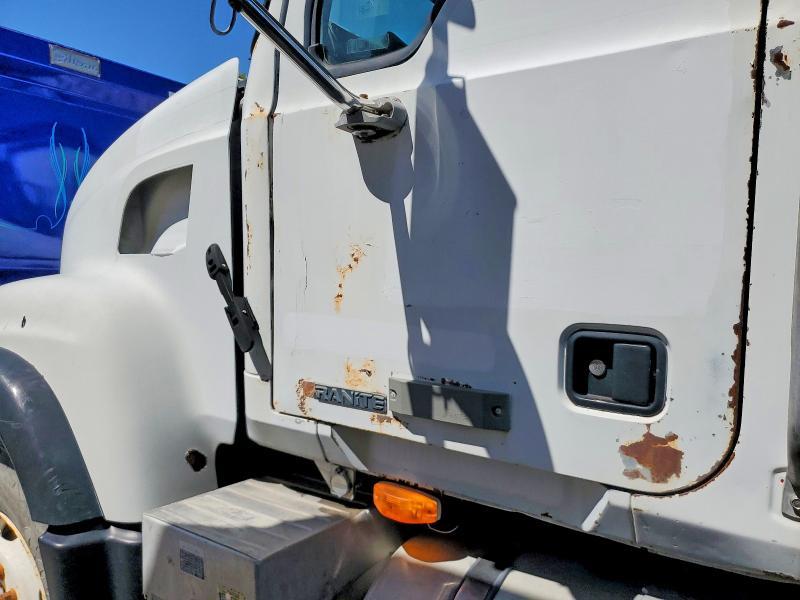 2003 Mack CV713 ROLL-OFF Container Truck