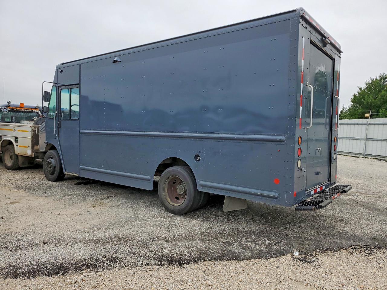 2021 Freightliner MT45G Chassis Delivery Truck