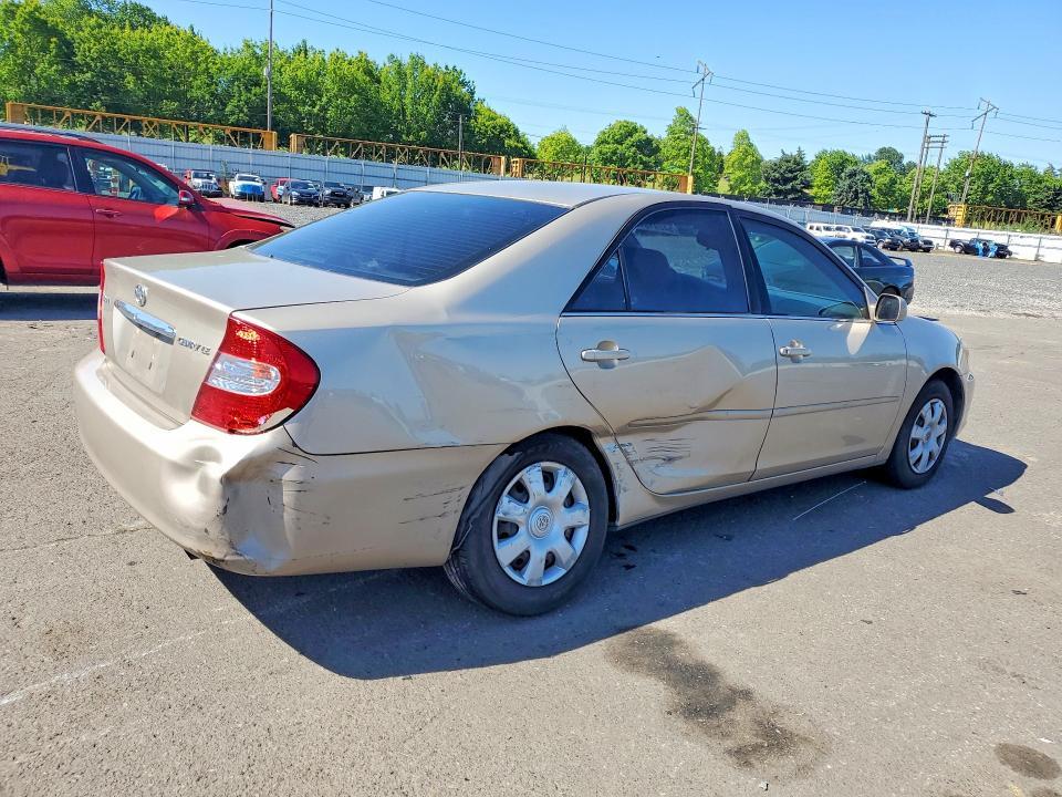 2004 Toyota Camry le