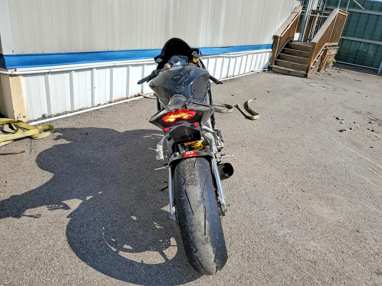 2014 Aprilia RSV4 R