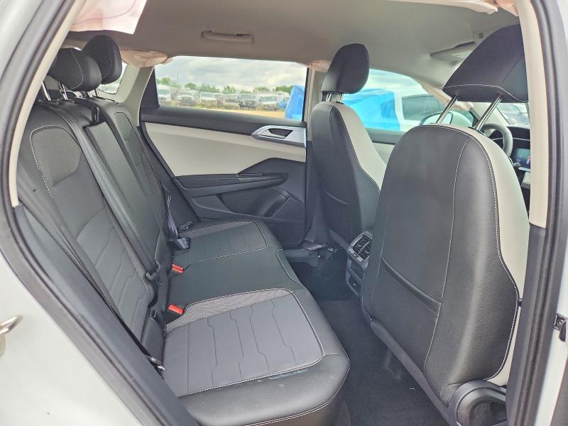 2025 Volkswagen Taos se