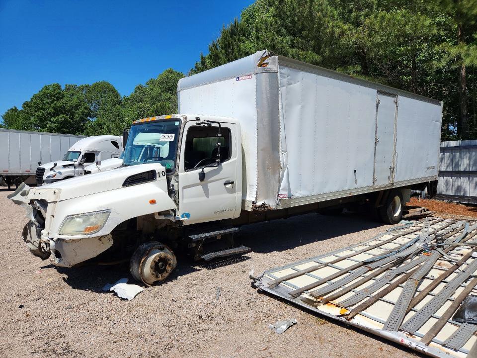 2013 Hino 258/268 BOX Truck