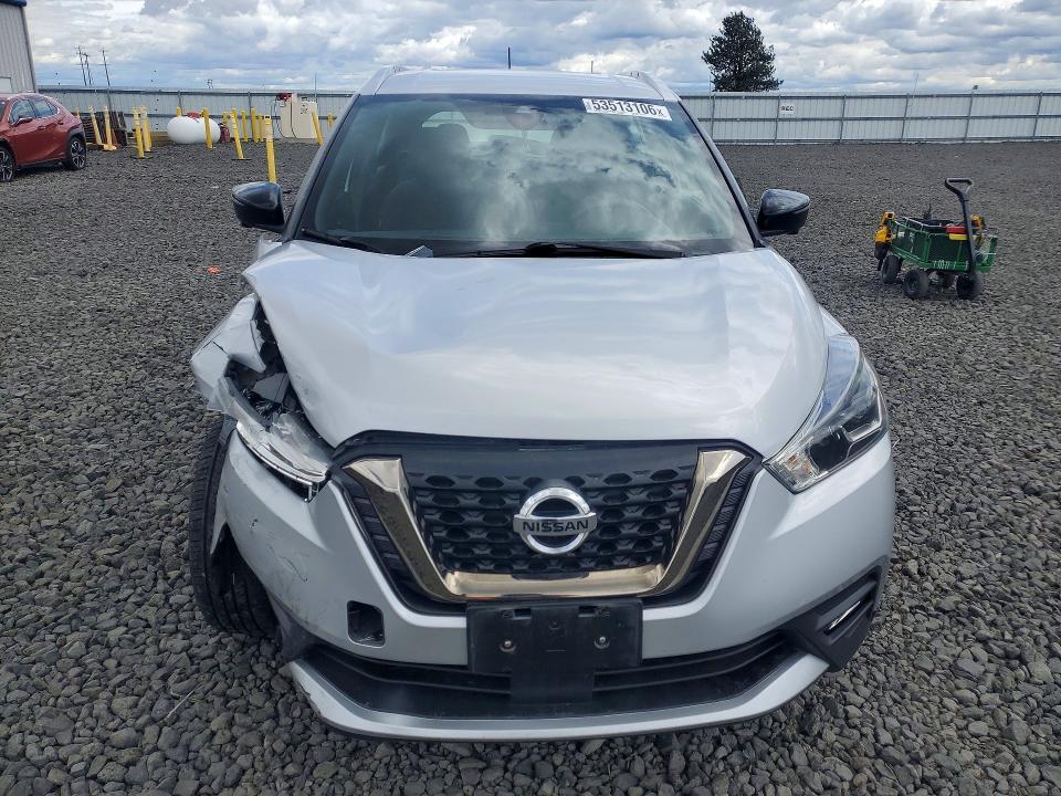 2020 Nissan Kicks sr