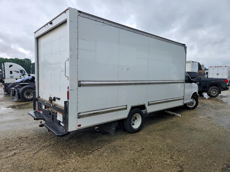 2022 GMC Savana BOX Truck