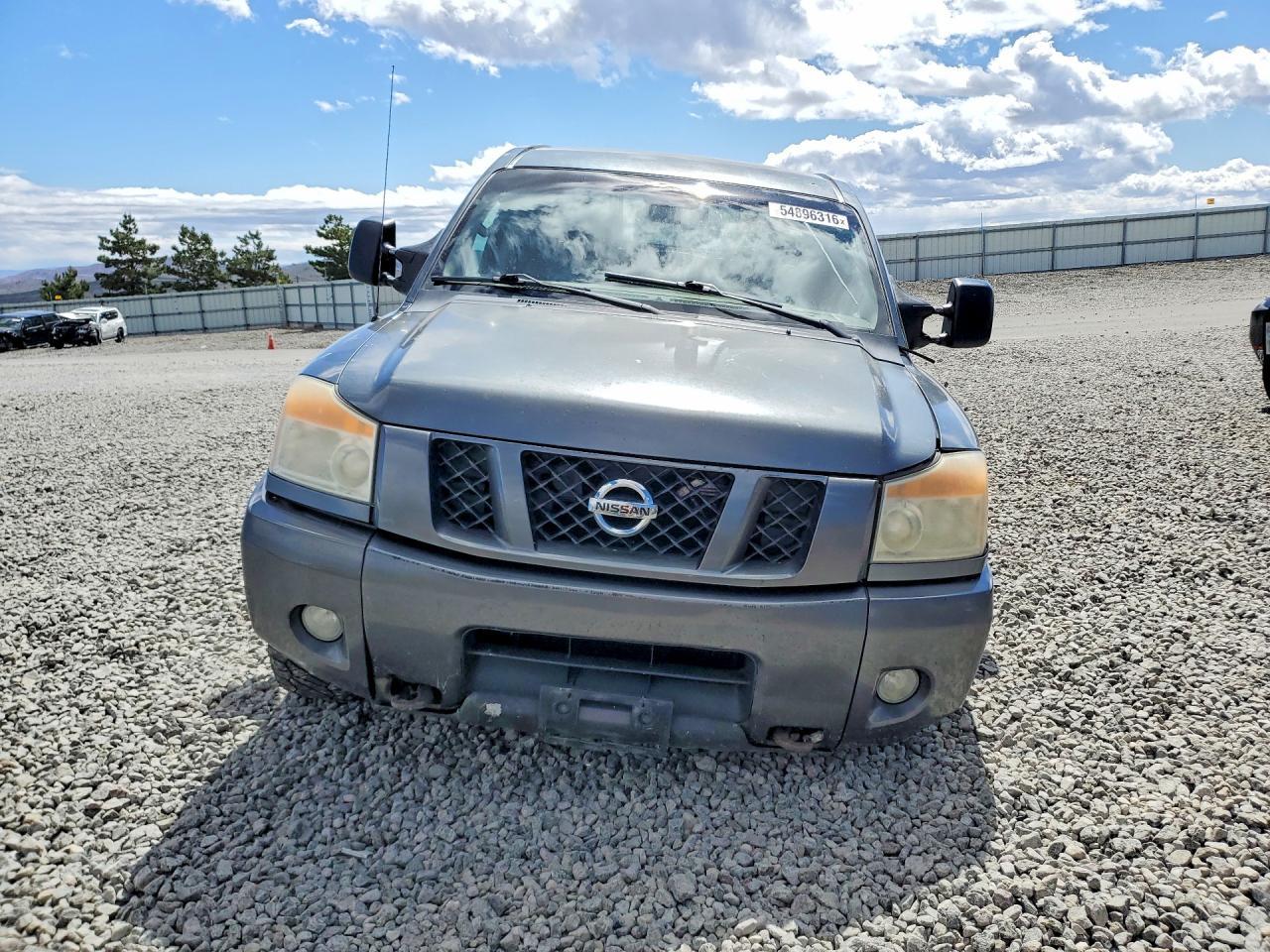 2011 Nissan Titan SV
