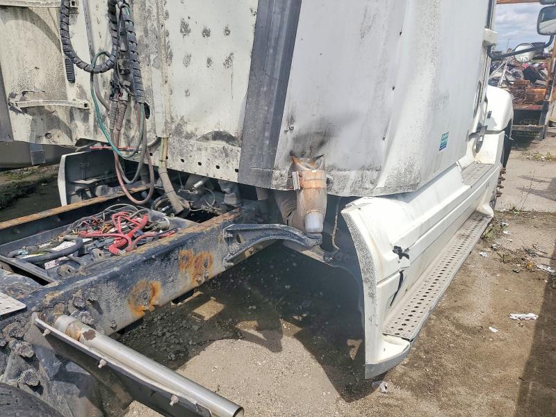 2007 Freightliner Columbia 120 Semi Truck