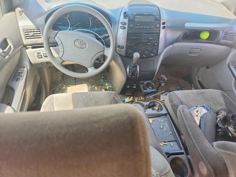 2009 Toyota Sienna le 8-passenger