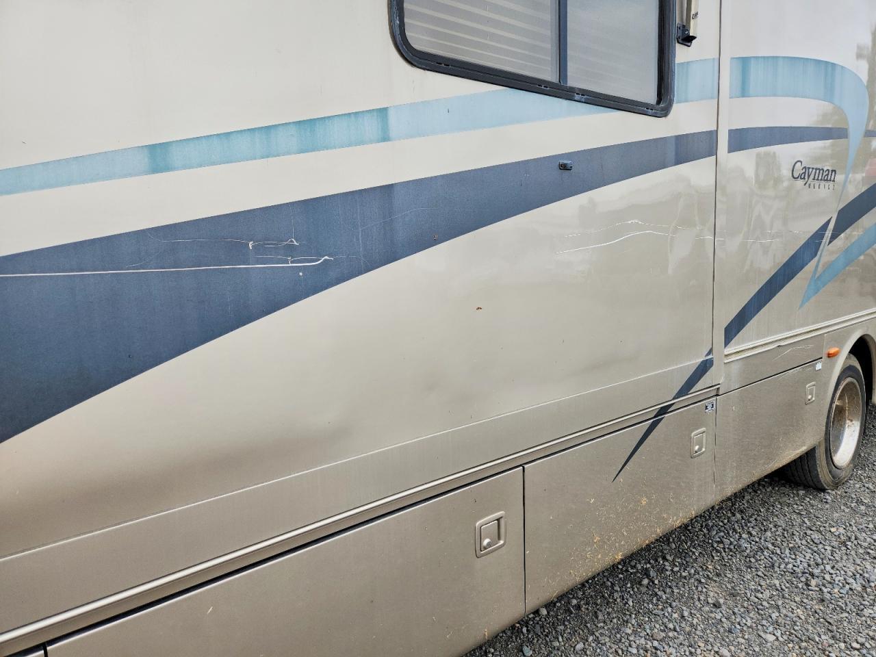 2006 Monaco Coa CH Cayman RV