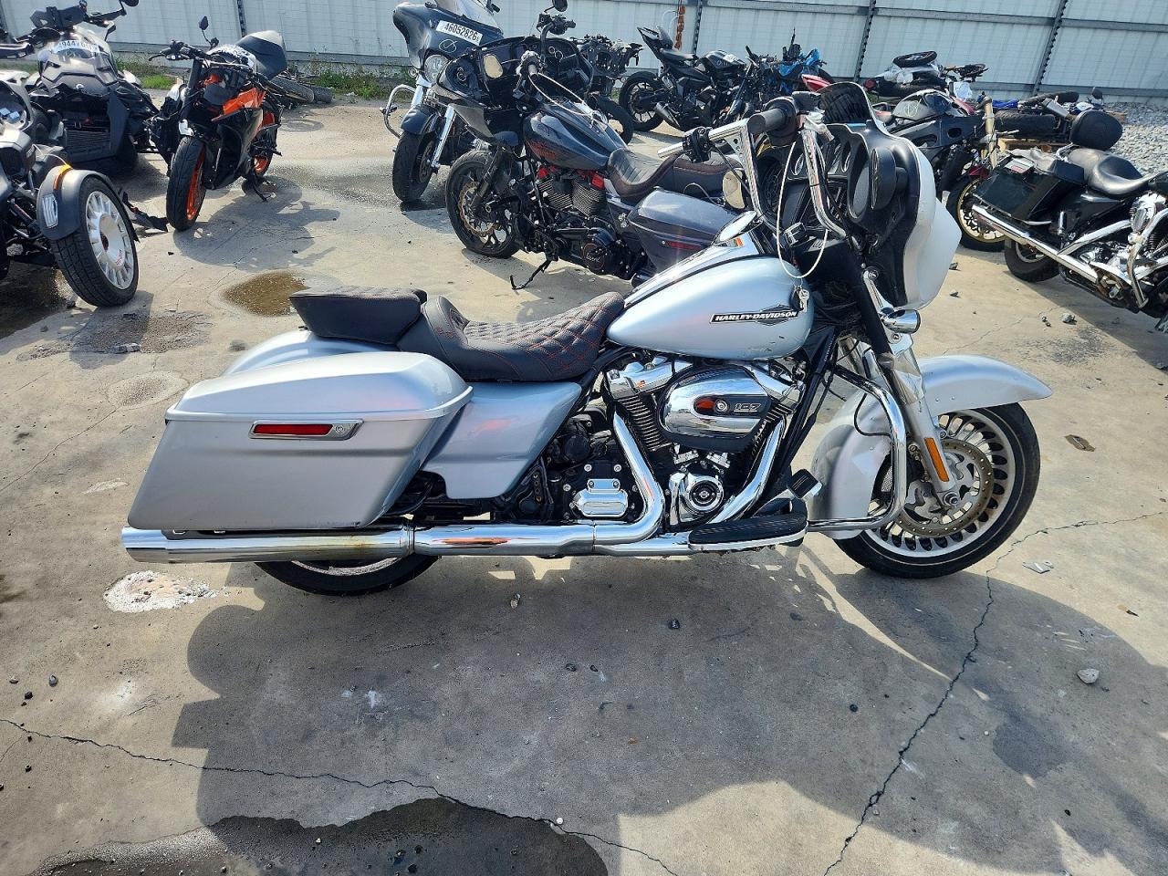 2023 Harley-Davidson Flhx