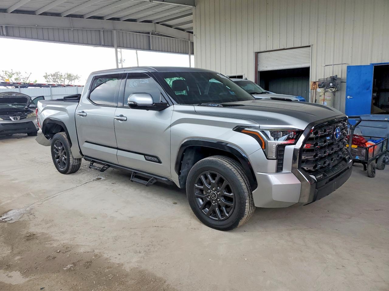 2022 Toyota Tundra Platinum HV