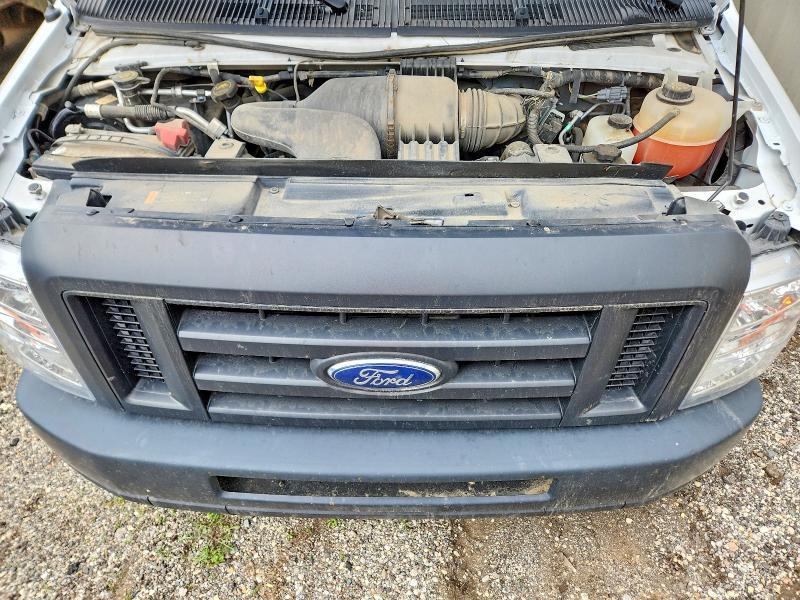 2018 Ford Econoline E350 Super Duty Cutaway Van