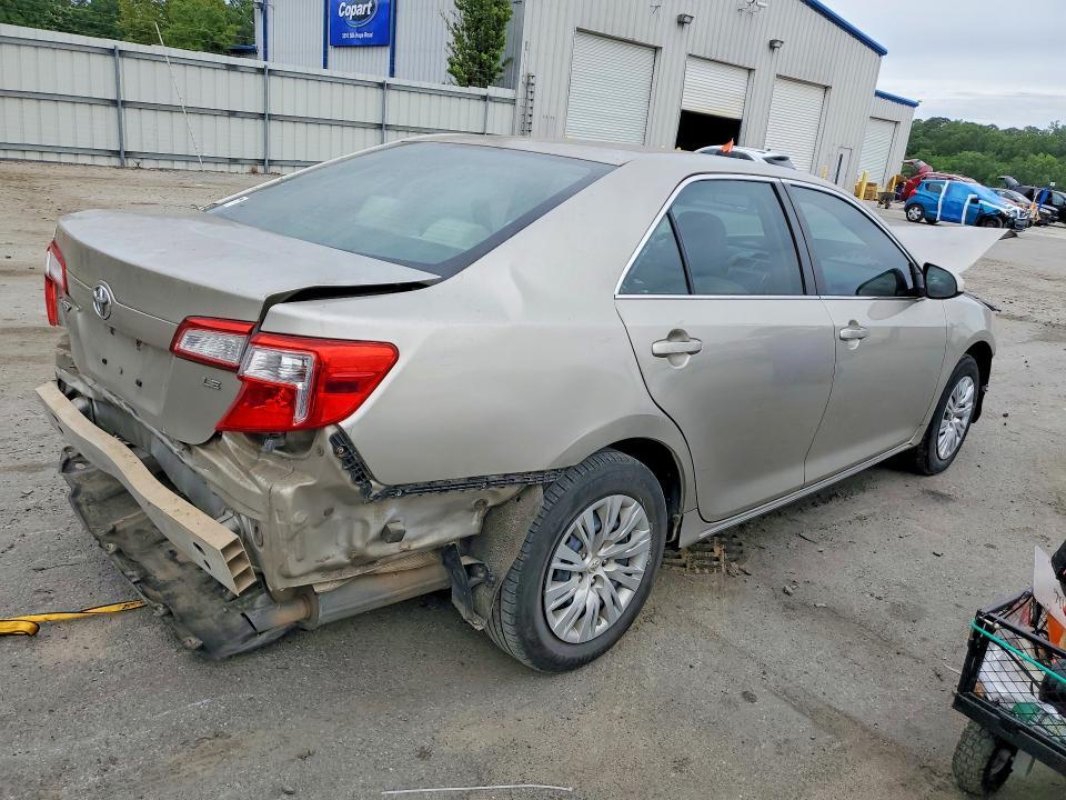 2014 Toyota Camry le