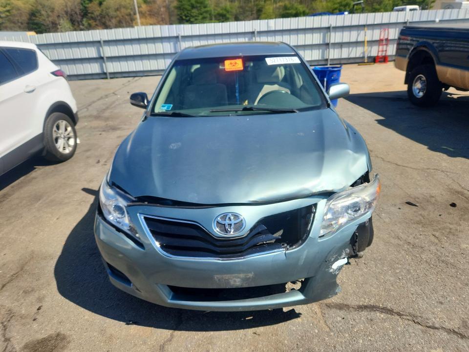 2010 Toyota Camry le