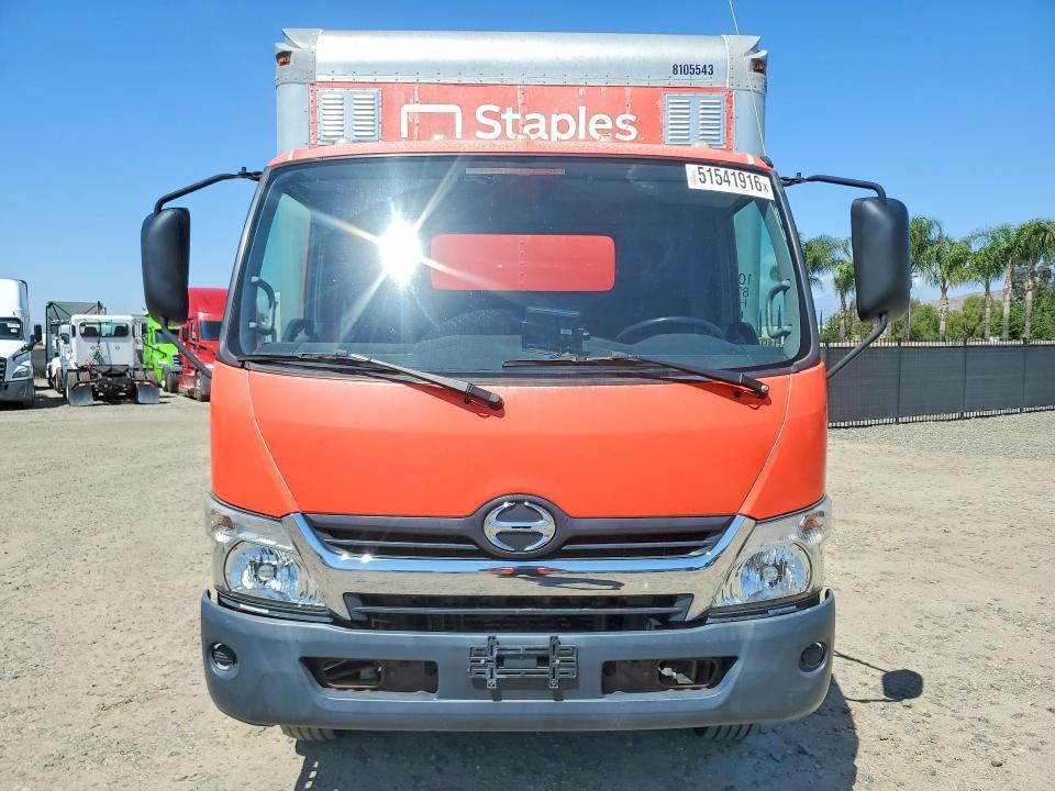 2017 Hino 195