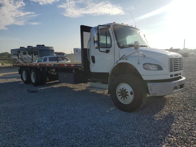 2016 Freigliner 2016 Freightliner Business Class M2 Flatbed Truck