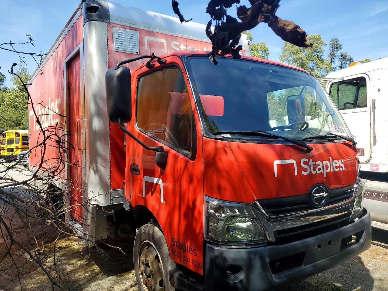 2017 Hino 195