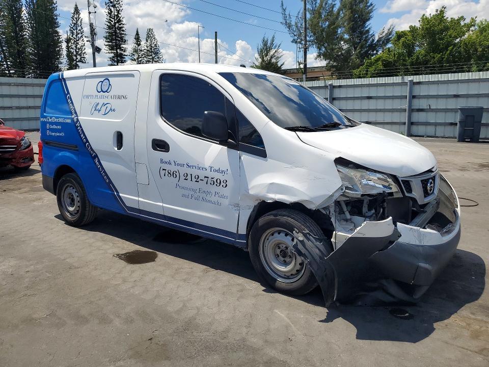 2015 Nissan NV200 SV