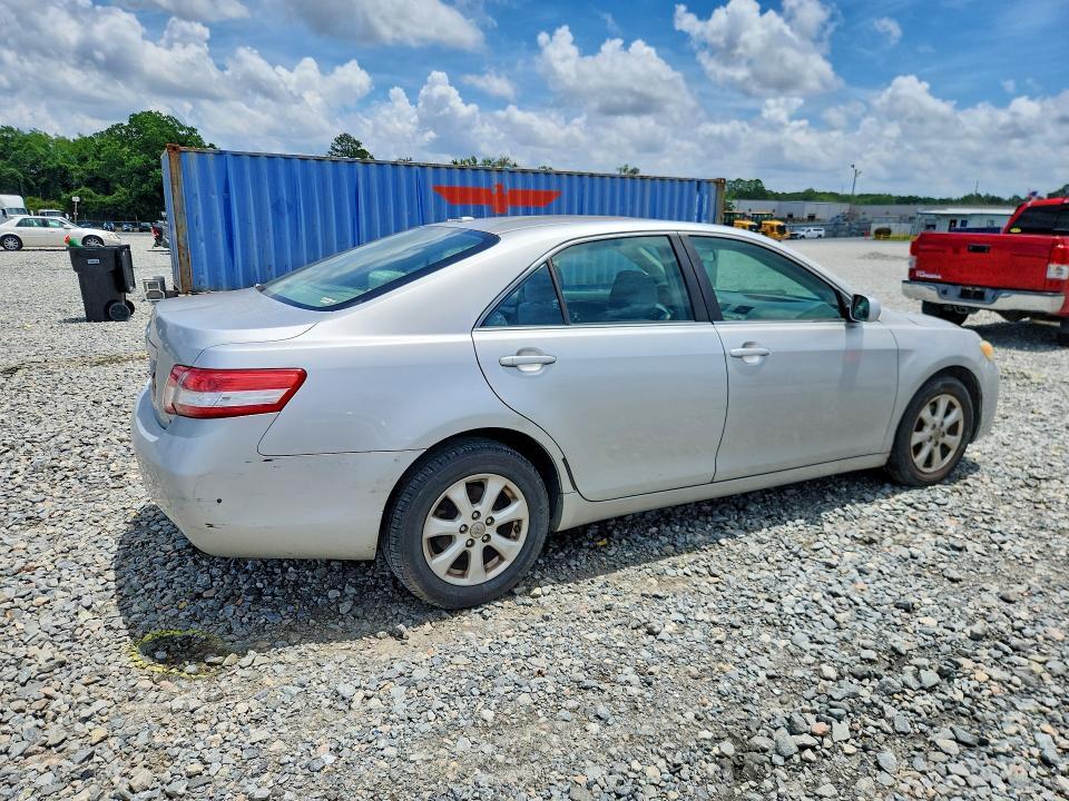2011 Toyota Camry le