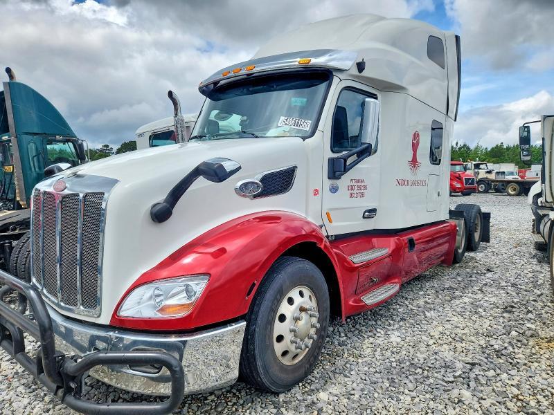2020 Peterbilt 579 Semi Truck