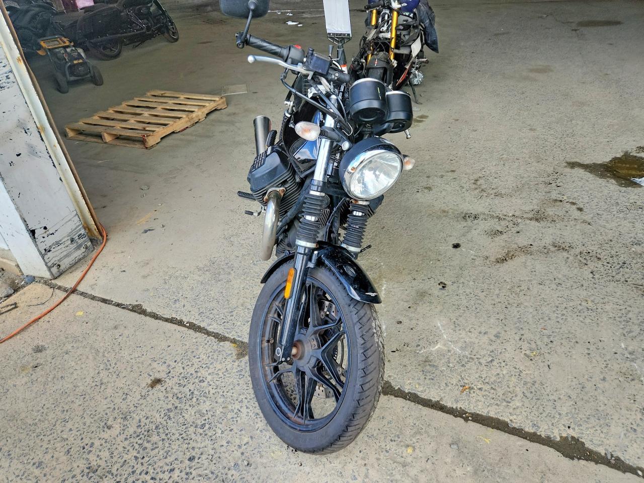 2017 Moto Guzzi V7 III Special