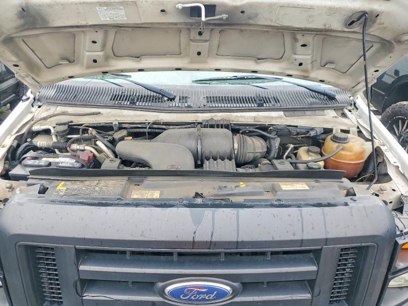 2010 Ford Econoline E350 Super Duty Cutaway Van