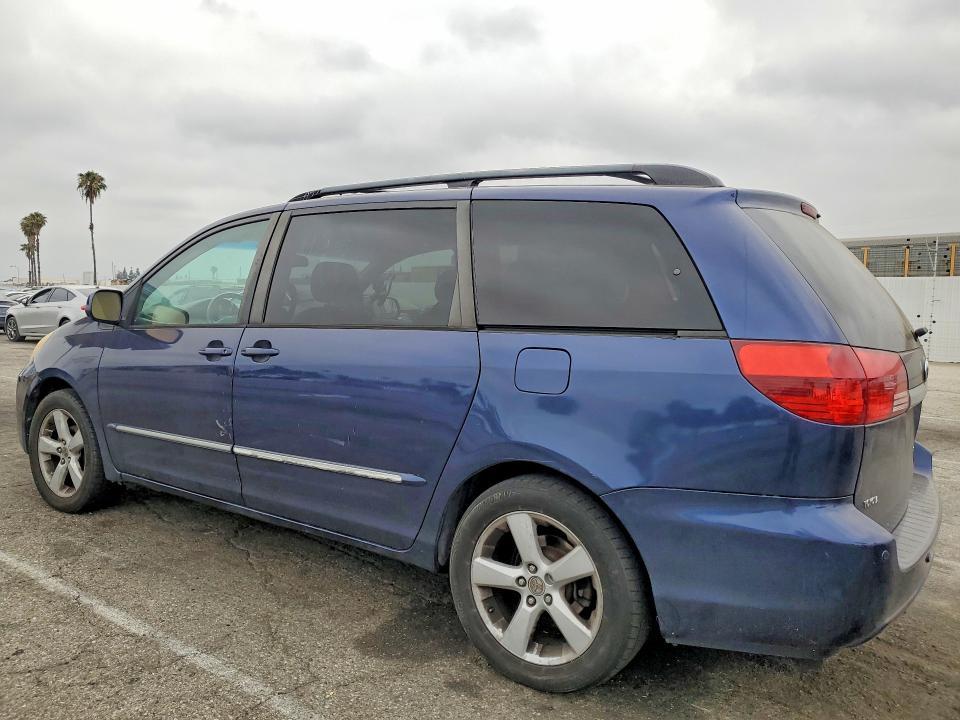 2004 Toyota Sienna xle Limited 7 Passenger