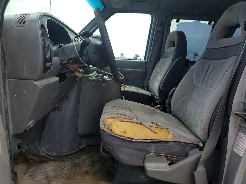 2002 Ford Econoline E350 Super Duty Wagon