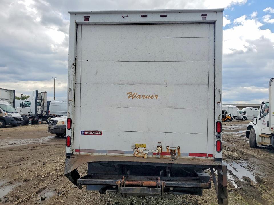 2013 Mitsubishi Fuso 2013 Mitsubishi FE FEC72S BOX Truck
