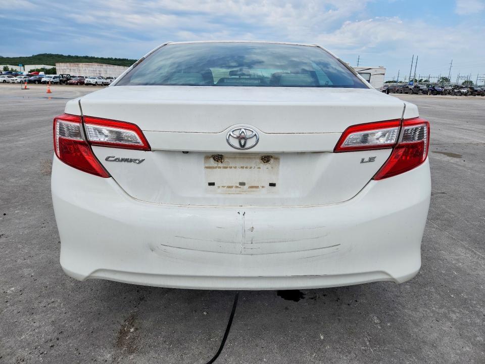 2014 Toyota Camry le