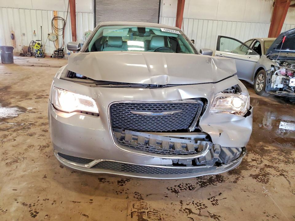 2017 Chrysler 300 Limited