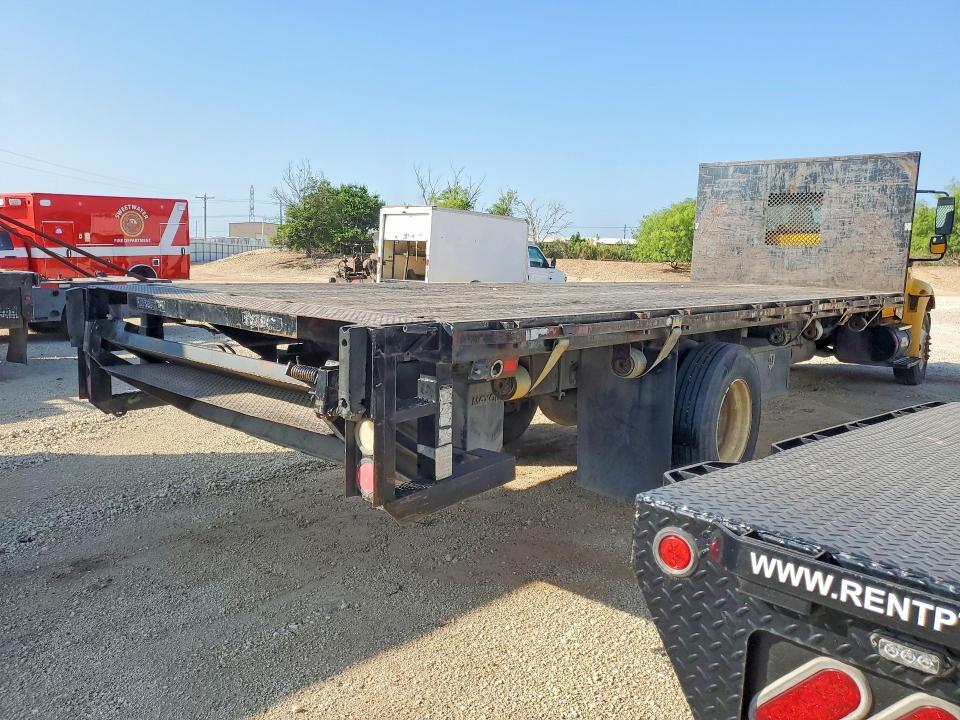 2007 International 4300 Flatbed Truck