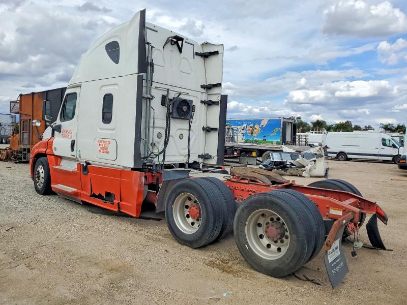 2015 Freigliner 2015 Freightliner Cascadia Semi Truck