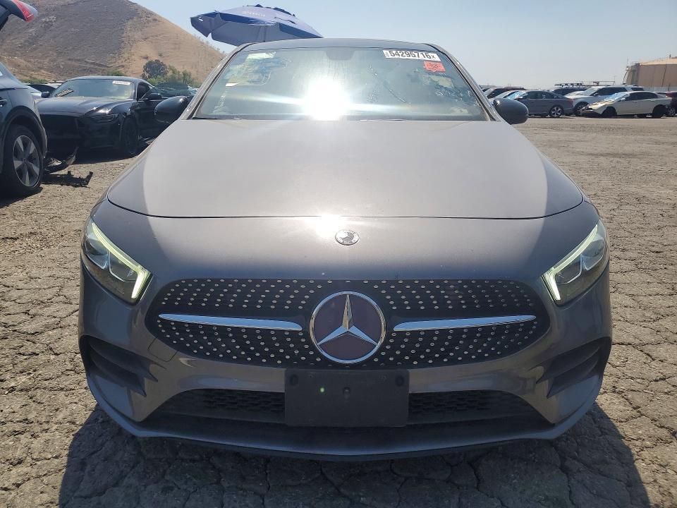2019 Mercedes-Benz A 220