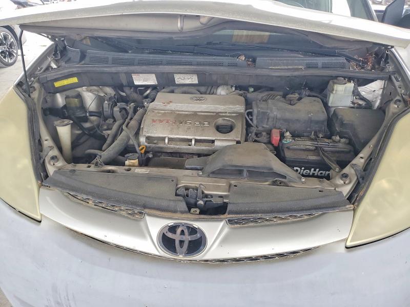 2006 Toyota Sienna le 8 Passenger
