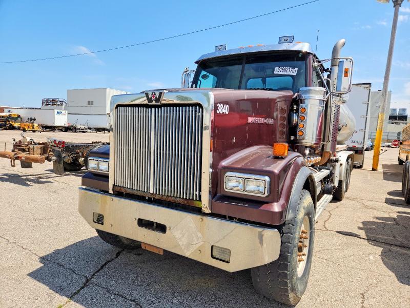 2008 Western Star Convention-Semi Truck