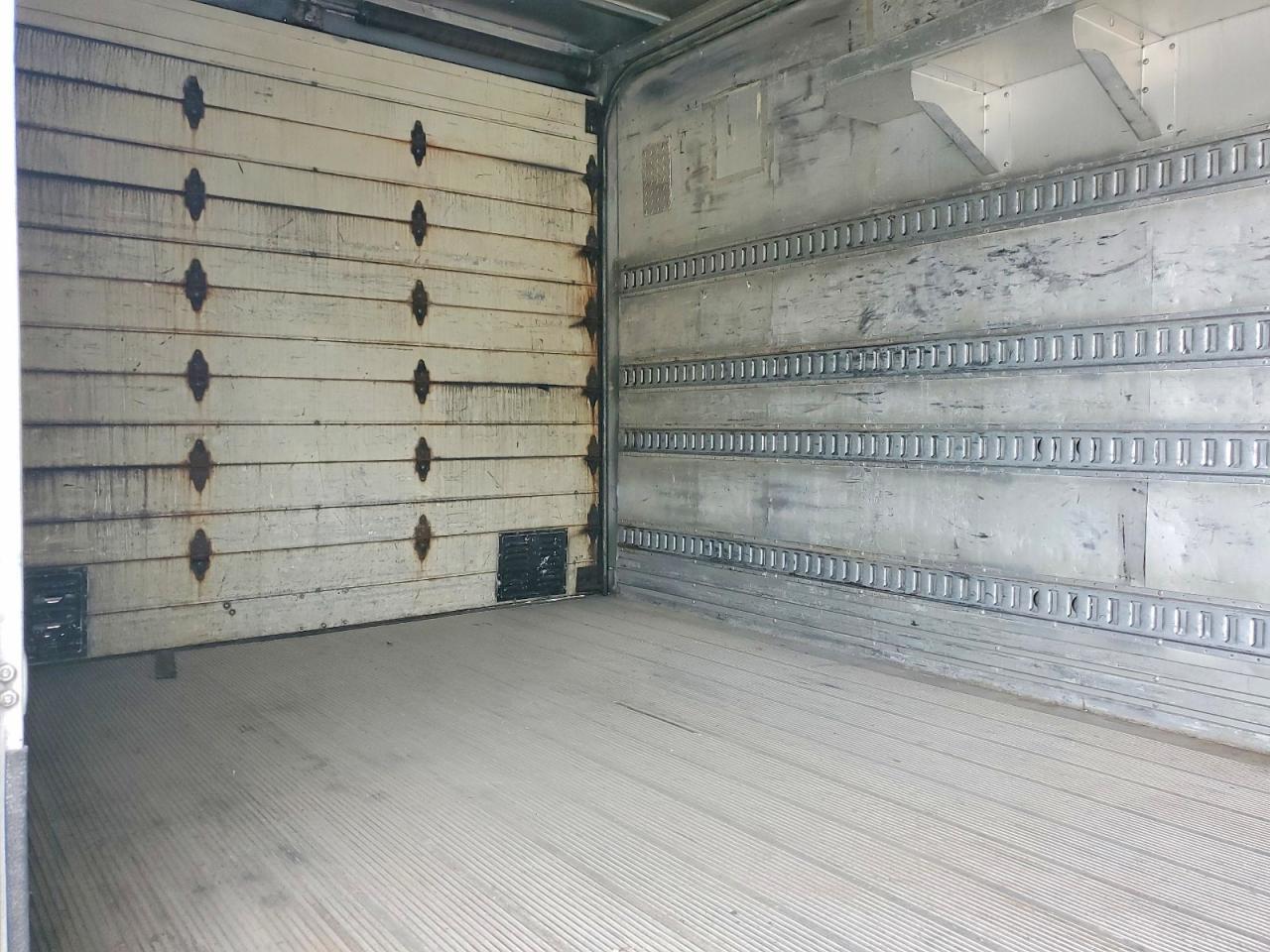 2015 Isuzu NPR HD BOX Truck