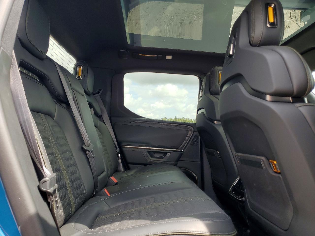 2025 Rivian R1T Adventure