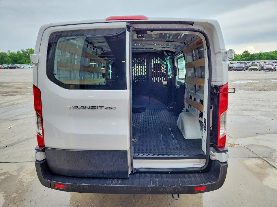 2025 Ford Transit T-250