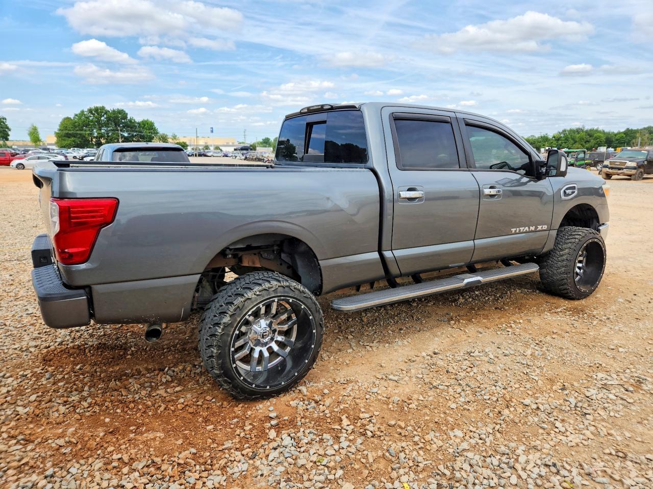 2017 Nissan Titan XD SV
