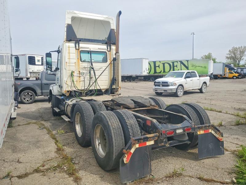 2014 Volv O VNL Semi Truck