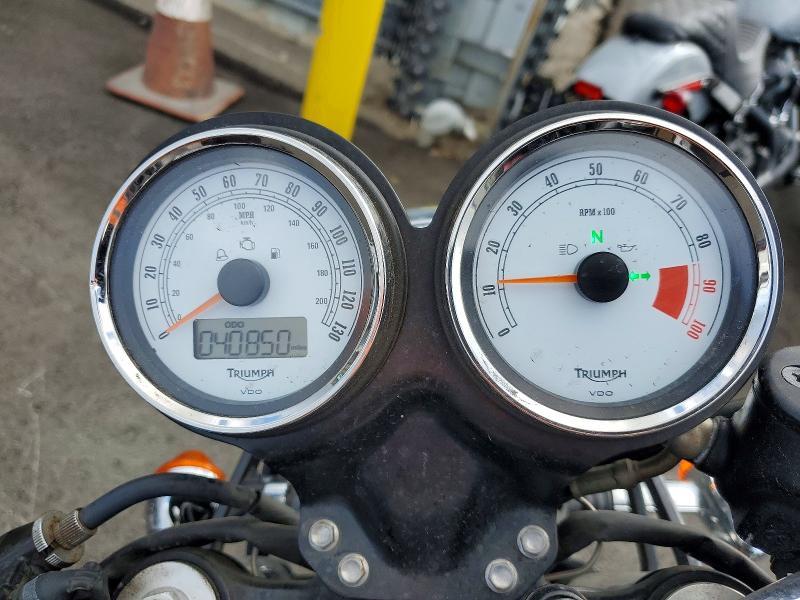 2011 Triumph Thruxton 900