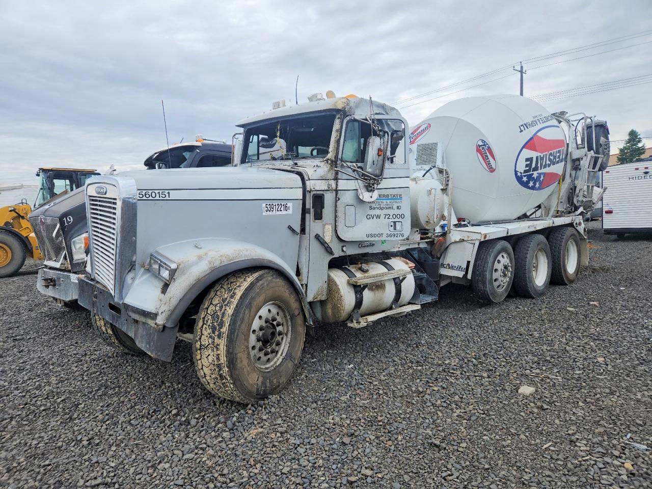 2005 Freightliner Conventional FLD120