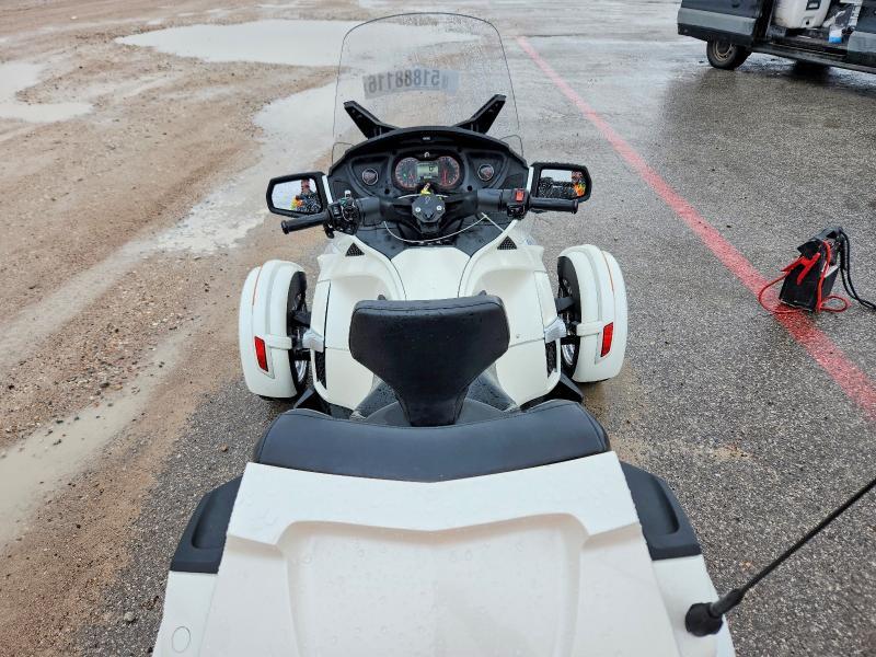 2017 Can-Am Spyder Roadster RT
