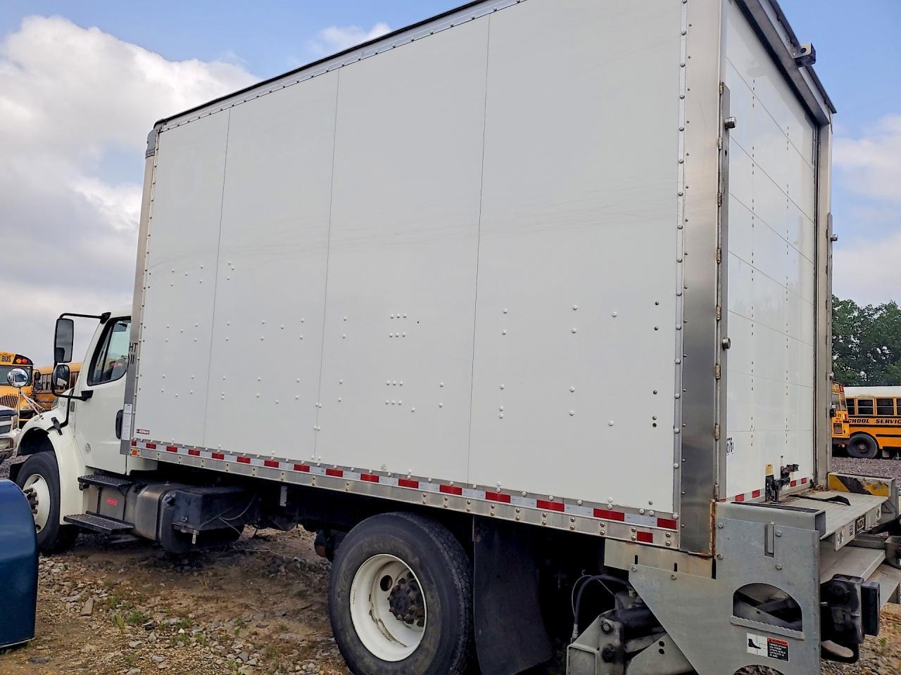 2019 Freightliner Business Class M2 BOX Truck