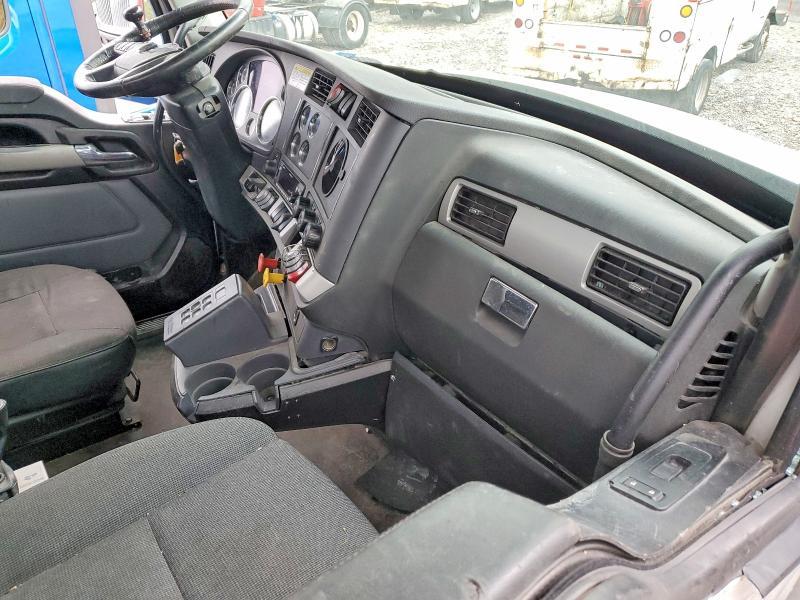 2022 Kenworth T8 Series